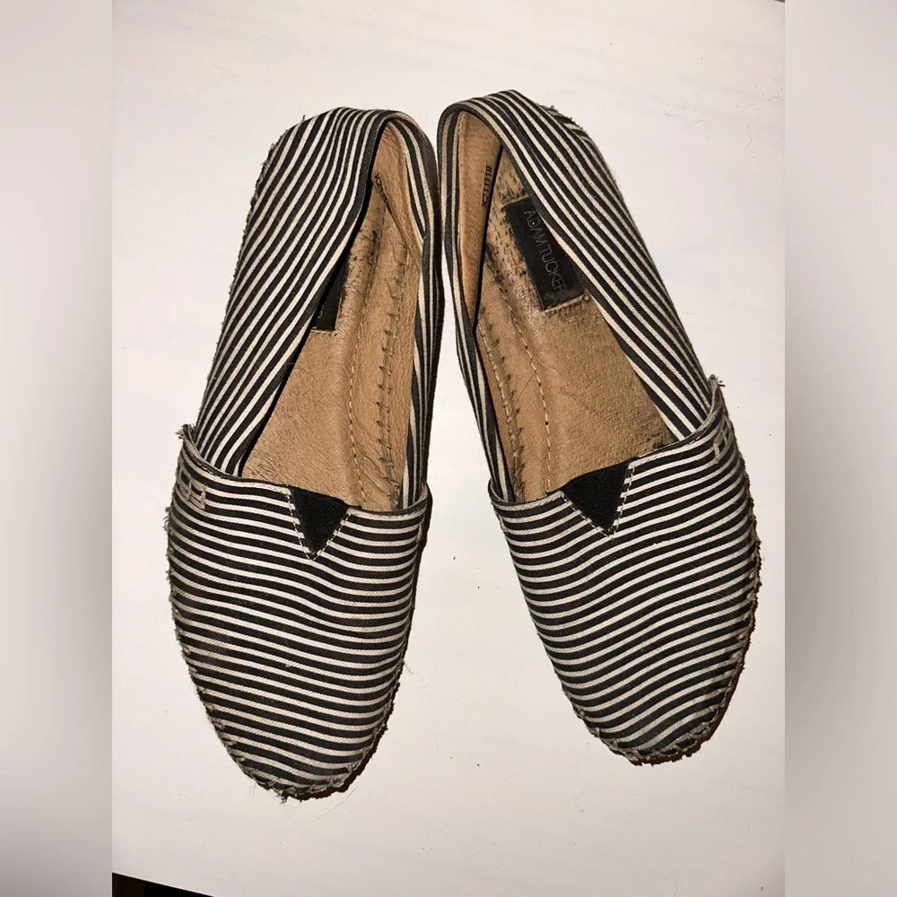 Adam Tucker Navy Blue & White Striped Espadrille Flats/Boat Shoes, Size 8